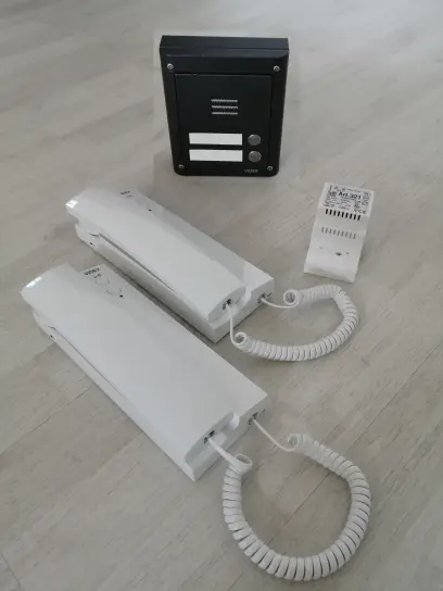 23714-4k - 2 black 1